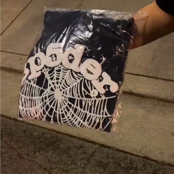 Black spider hoddie with all sizes